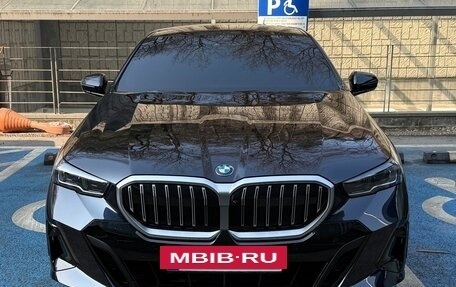 BMW 5 серия, 2025 год, 8 180 548 рублей, 2 фотография