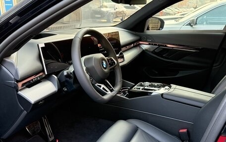 BMW 5 серия, 2025 год, 8 180 548 рублей, 9 фотография