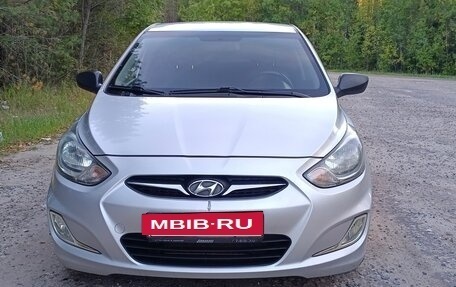 Hyundai Solaris II рестайлинг, 2011 год, 750 000 рублей, 3 фотография