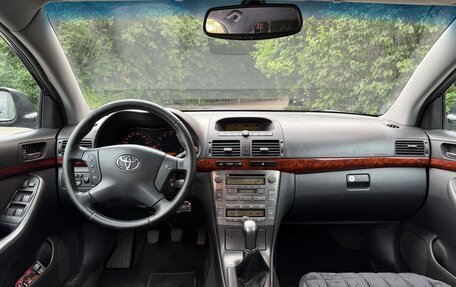 Toyota Avensis III рестайлинг, 2005 год, 650 000 рублей, 6 фотография