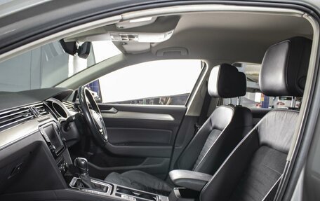 Volkswagen Passat B8 рестайлинг, 2016 год, 1 630 000 рублей, 9 фотография