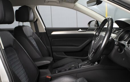 Volkswagen Passat B8 рестайлинг, 2016 год, 1 630 000 рублей, 7 фотография