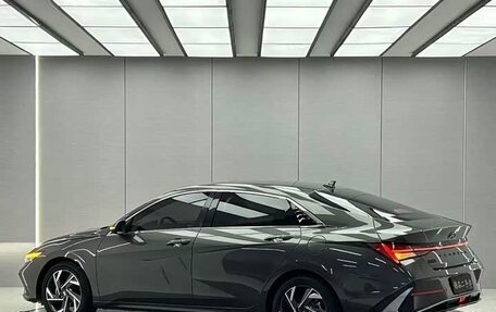 Hyundai Elantra, 2023 год, 1 500 000 рублей, 4 фотография
