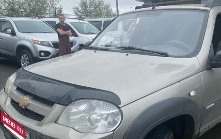 Chevrolet Niva I рестайлинг, 2012 год, 310 000 рублей, 4 фотография