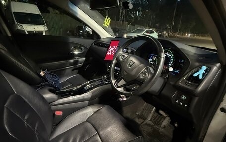 Honda Vezel, 2014 год, 1 290 000 рублей, 15 фотография