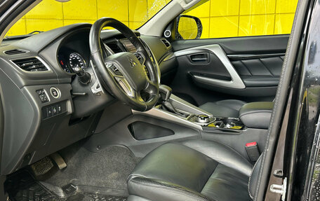 Mitsubishi Pajero Sport III рестайлинг, 2016 год, 2 999 000 рублей, 7 фотография