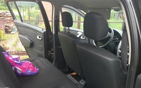 Renault Sandero I, 2014 год, 700 000 рублей, 3 фотография