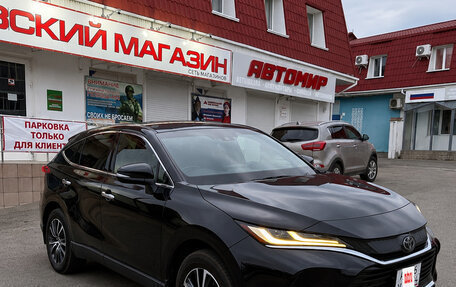 Toyota Harrier, 2020 год, 4 050 000 рублей, 3 фотография