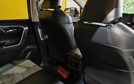 Toyota RAV4, 2025 год, 4 050 000 рублей, 4 фотография