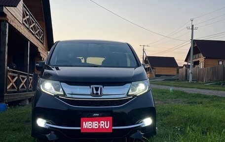 Honda Stepwgn IV, 2016 год, 1 550 000 рублей, 2 фотография