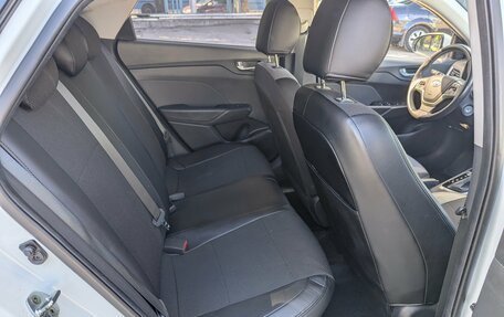 Hyundai Solaris II рестайлинг, 2018 год, 1 390 000 рублей, 23 фотография