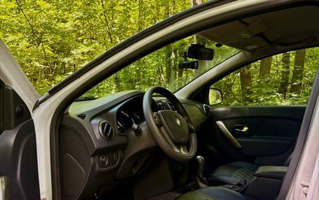 Renault Logan II, 2017 год, 784 999 рублей, 10 фотография