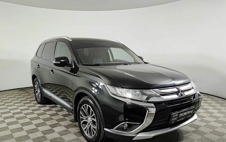 Mitsubishi Outlander III рестайлинг 3, 2018 год, 1 970 000 рублей, 3 фотография