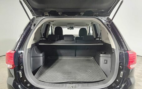Mitsubishi Outlander III рестайлинг 3, 2018 год, 1 970 000 рублей, 12 фотография