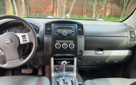 Nissan Navara (Frontier), 2011 год, 1 550 000 рублей, 12 фотография