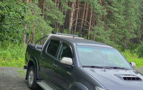 Toyota Hilux VII, 2014 год, 1 990 000 рублей, 2 фотография