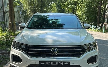 Volkswagen T-Roc I, 2022 год, 2 650 000 рублей, 1 фотография