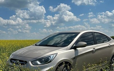 Hyundai Solaris II рестайлинг, 2011 год, 730 000 рублей, 1 фотография