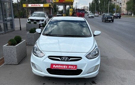 Hyundai Solaris II рестайлинг, 2012 год, 730 000 рублей, 1 фотография