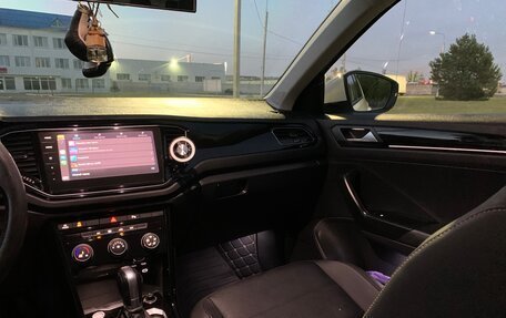 Volkswagen T-Roc I, 2022 год, 2 650 000 рублей, 19 фотография