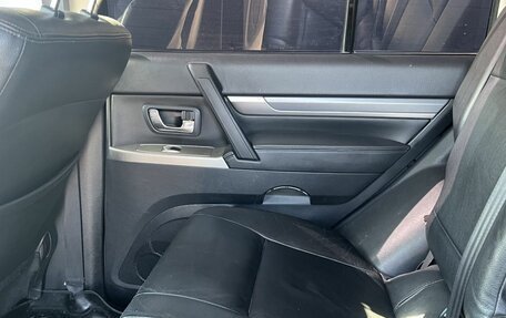 Mitsubishi Pajero IV, 2015 год, 2 290 000 рублей, 22 фотография