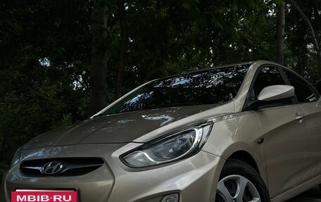 Hyundai Solaris II рестайлинг, 2011 год, 730 000 рублей, 6 фотография