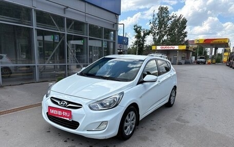 Hyundai Solaris II рестайлинг, 2012 год, 730 000 рублей, 2 фотография