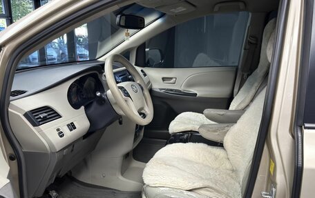 Toyota Sienna III, 2010 год, 1 480 000 рублей, 10 фотография