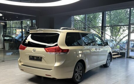 Toyota Sienna III, 2010 год, 1 480 000 рублей, 5 фотография