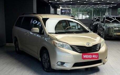 Toyota Sienna III, 2010 год, 1 480 000 рублей, 3 фотография