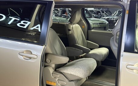Toyota Sienna III, 2010 год, 1 480 000 рублей, 13 фотография