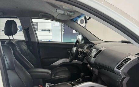 Mitsubishi Outlander III рестайлинг 3, 2011 год, 1 090 000 рублей, 8 фотография