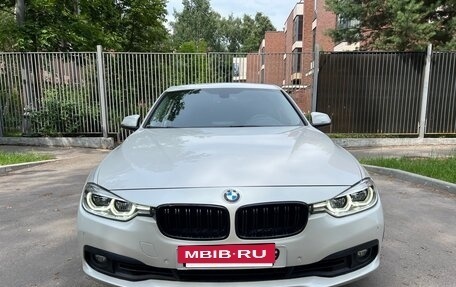 BMW 3 серия, 2018 год, 1 850 000 рублей, 3 фотография