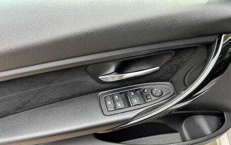 BMW 3 серия, 2018 год, 1 850 000 рублей, 15 фотография