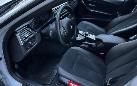 BMW 3 серия, 2018 год, 1 850 000 рублей, 19 фотография