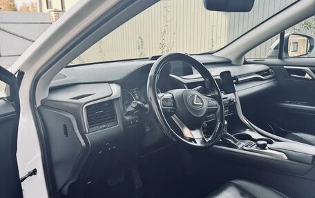 Lexus RX IV рестайлинг, 2017 год, 4 500 000 рублей, 11 фотография