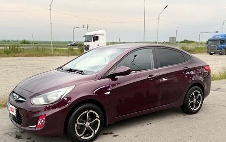 Hyundai Solaris II рестайлинг, 2011 год, 800 000 рублей, 1 фотография