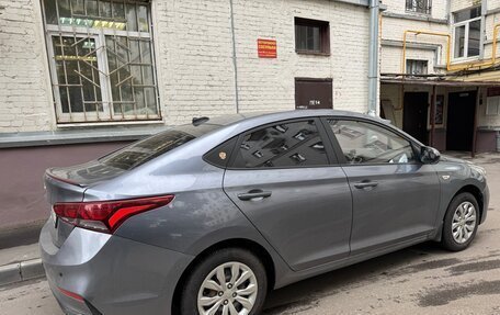 Hyundai Solaris II рестайлинг, 2018 год, 785 000 рублей, 2 фотография