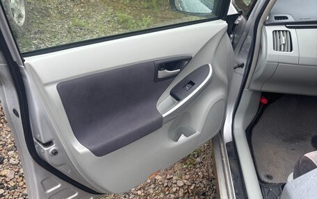 Toyota Prius, 2010 год, 1 100 000 рублей, 3 фотография
