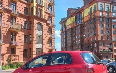 Toyota Yaris III рестайлинг, 2008 год, 460 000 рублей, 3 фотография