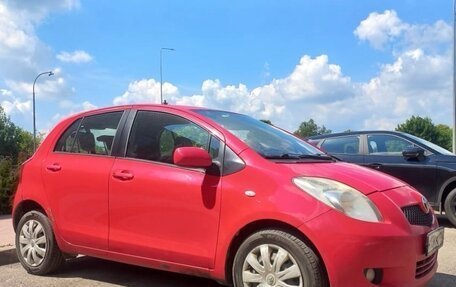 Toyota Yaris III рестайлинг, 2008 год, 460 000 рублей, 2 фотография