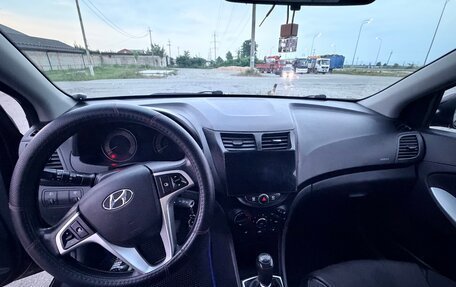 Hyundai Solaris II рестайлинг, 2011 год, 800 000 рублей, 8 фотография