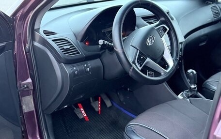 Hyundai Solaris II рестайлинг, 2011 год, 800 000 рублей, 10 фотография