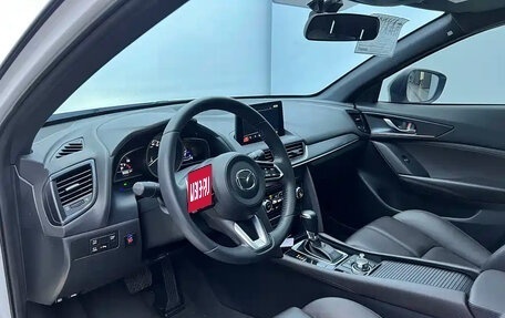 Mazda CX-4, 2023 год, 1 930 100 рублей, 10 фотография
