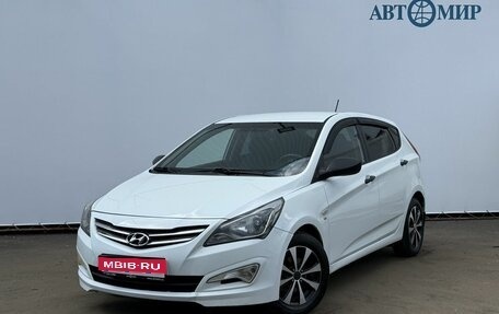 Hyundai Solaris II рестайлинг, 2015 год, 860 000 рублей, 1 фотография