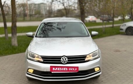Volkswagen Jetta VI, 2015 год, 1 190 000 рублей, 2 фотография