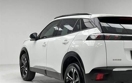 Peugeot 2008 II, 2023 год, 1 500 000 рублей, 9 фотография