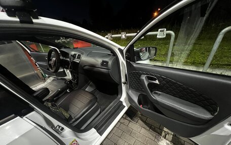Volkswagen Polo VI (EU Market), 2018 год, 905 000 рублей, 19 фотография