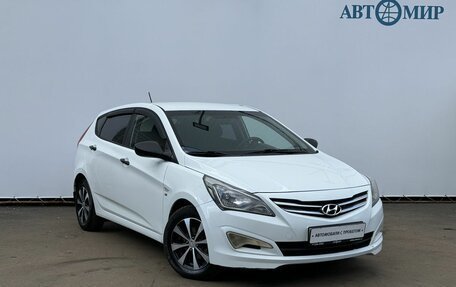 Hyundai Solaris II рестайлинг, 2015 год, 860 000 рублей, 3 фотография