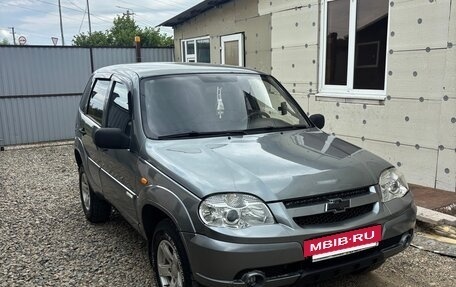Chevrolet Niva I рестайлинг, 2011 год, 500 000 рублей, 2 фотография